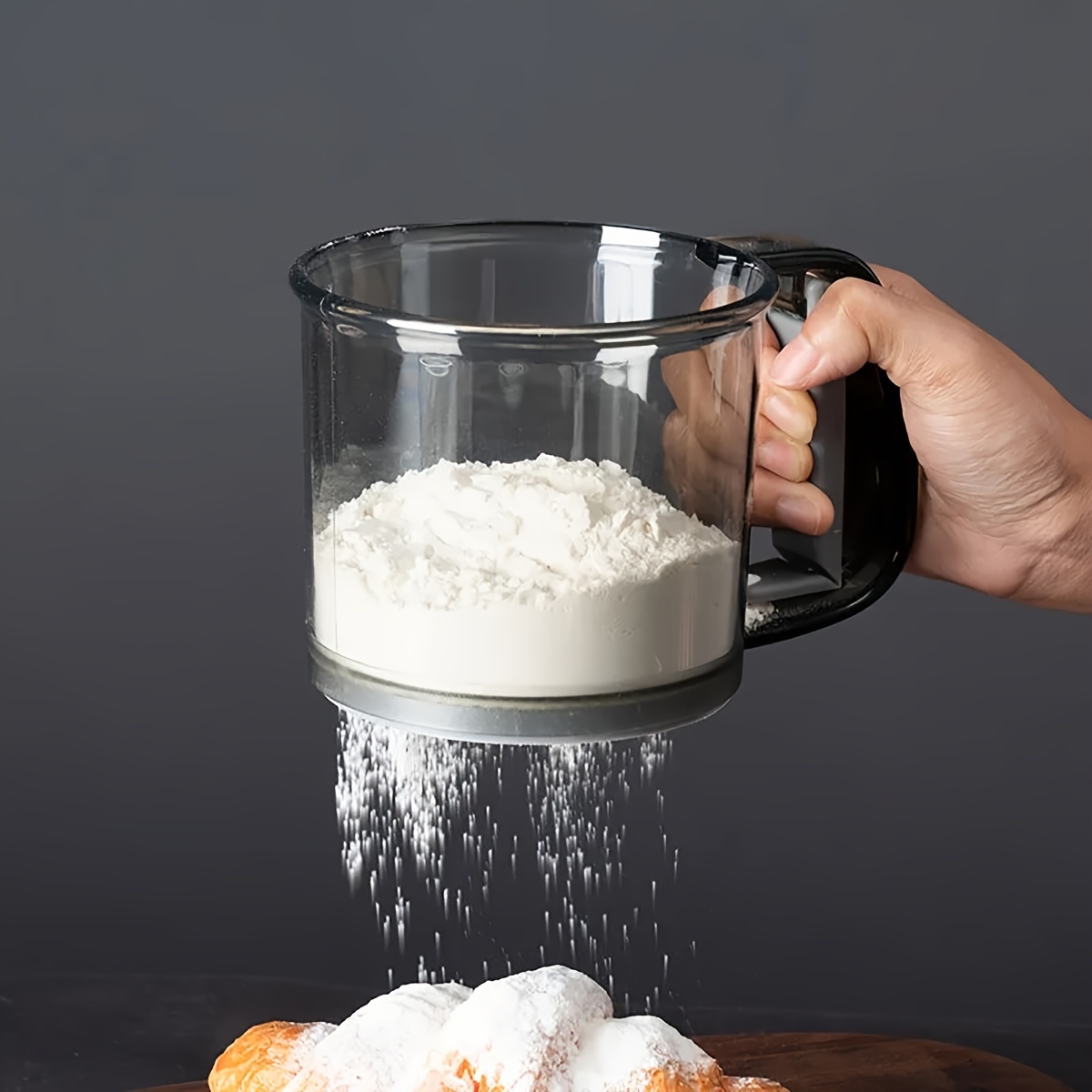 Flour sifter handheld semi-aut - Kitchen Handy Gadgets avis et prix